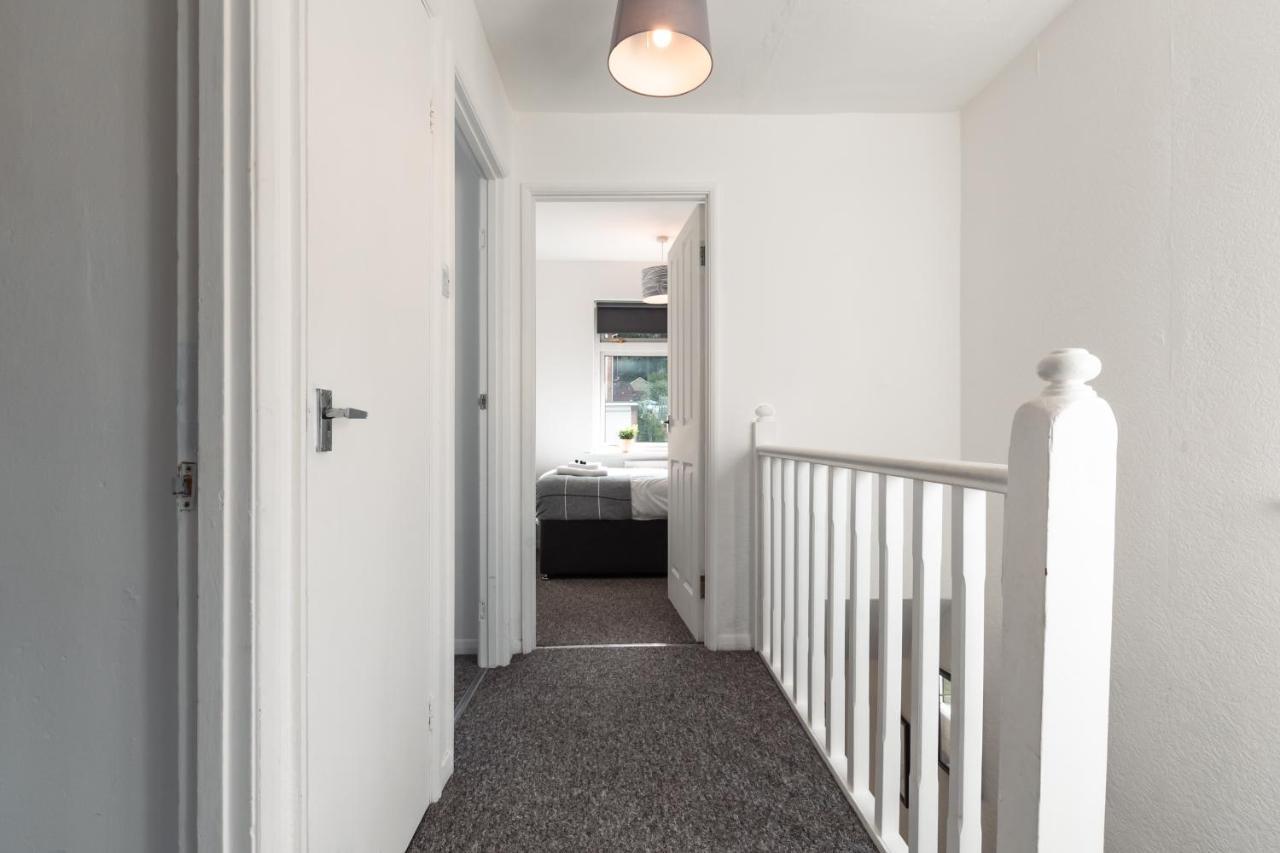 3 Bedrooms House Ideal For Long Stays! Southampton Exterior photo
