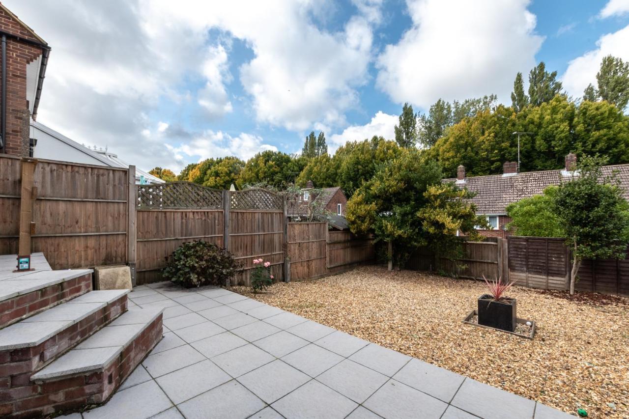 3 Bedrooms House Ideal For Long Stays! Southampton Exterior photo